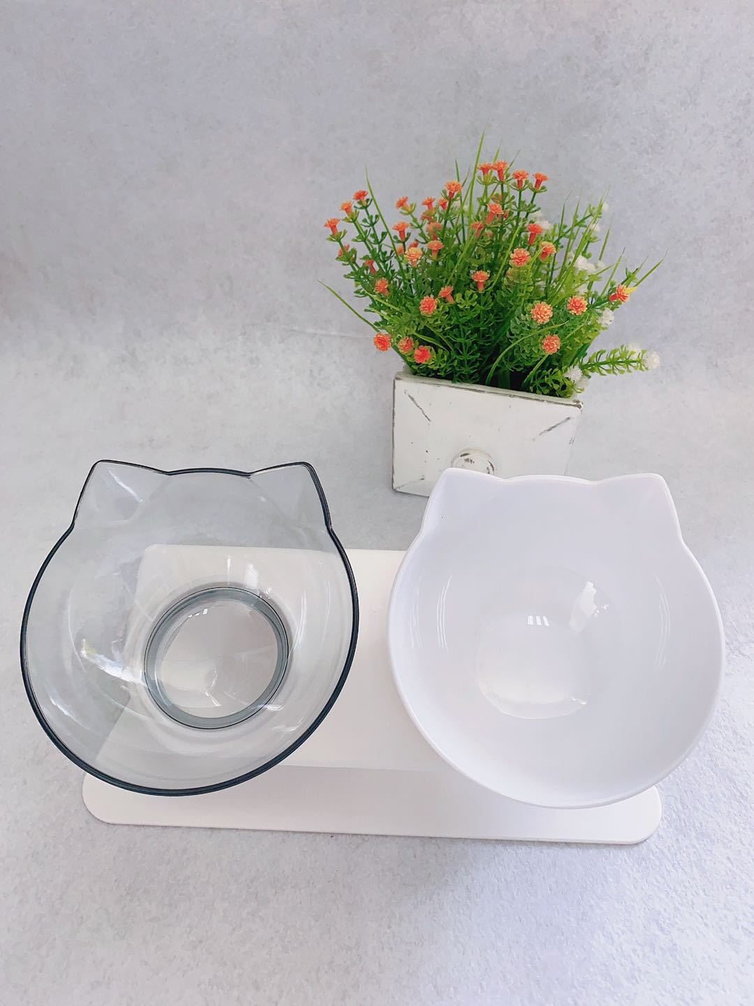 Slanted Double Cat Bowl - Improved Digestion & Neck Comfort