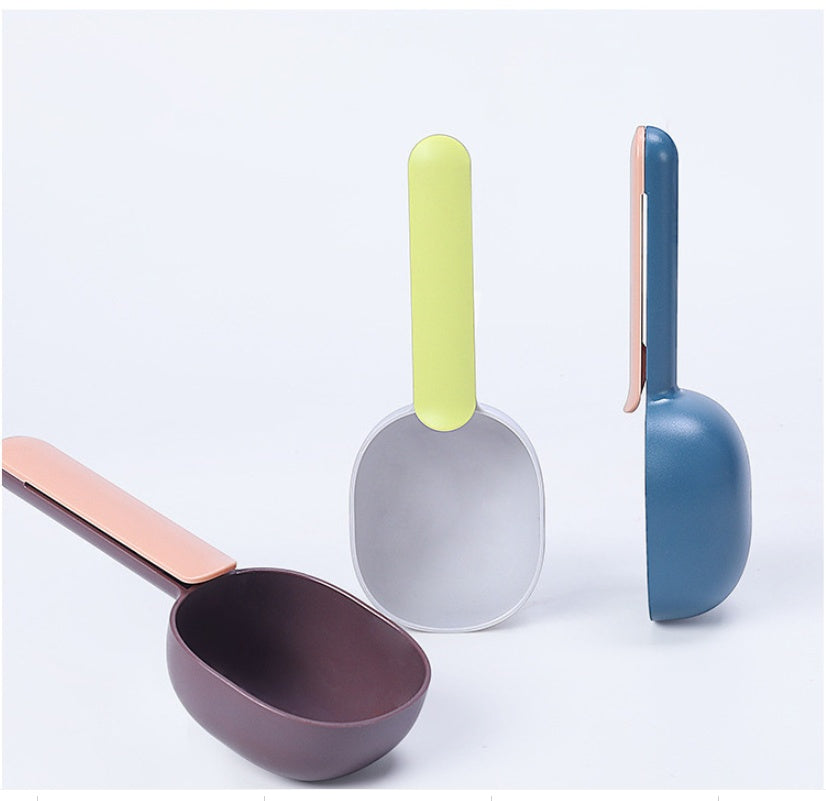 Ergonomic Pet Food Scoop – Precision Measuring Cup for Dog & Cat Dry Food